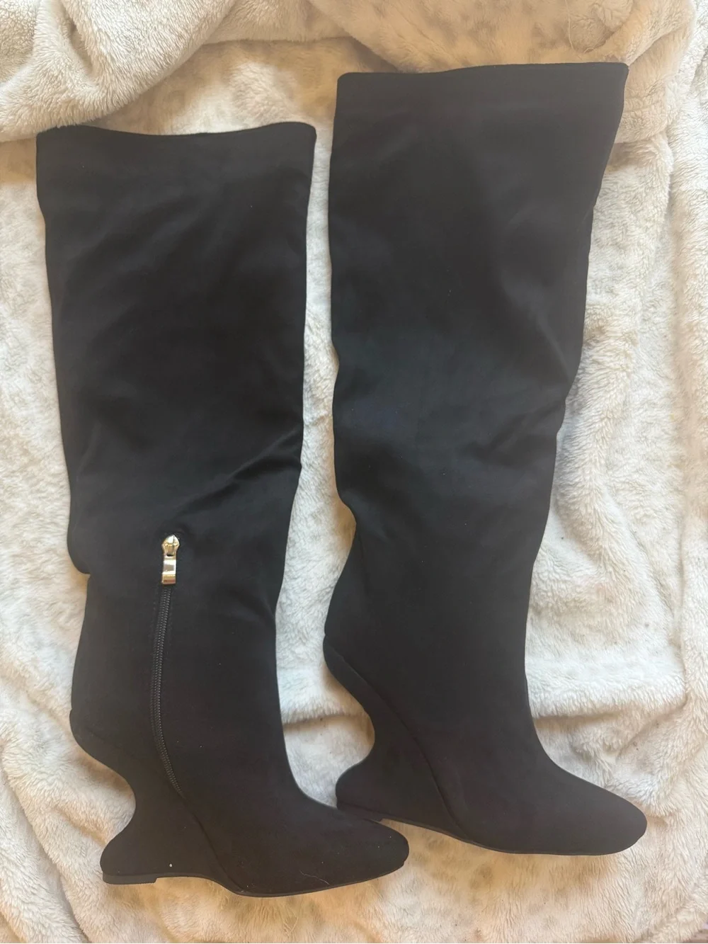 New with box azalea wang suede boots